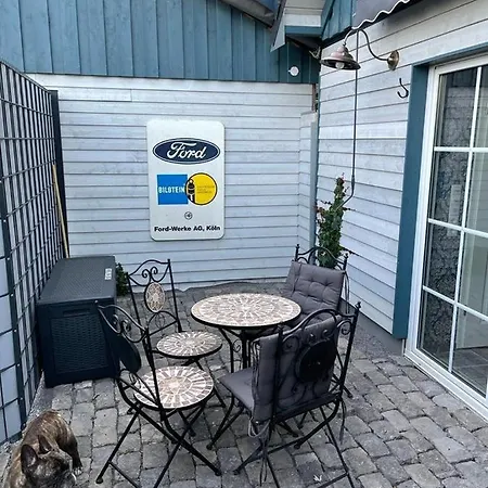 Vakantiehuis Kleines-ferienhaus-am-wasserturm-mayen-mit-grill-kamin-und-kleiner-terrasse