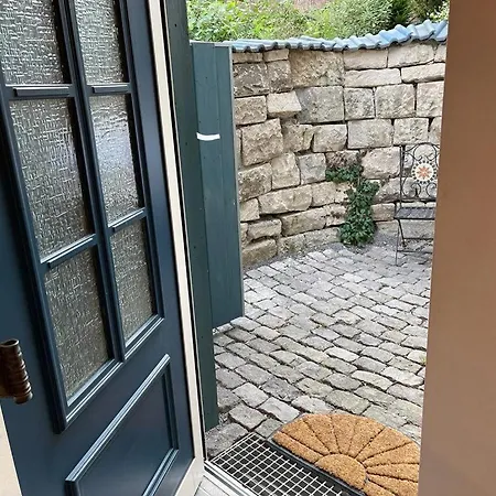 Vakantiehuis Kleines-ferienhaus-am-wasserturm-mayen-mit-grill-kamin-und-kleiner-terrasse *
